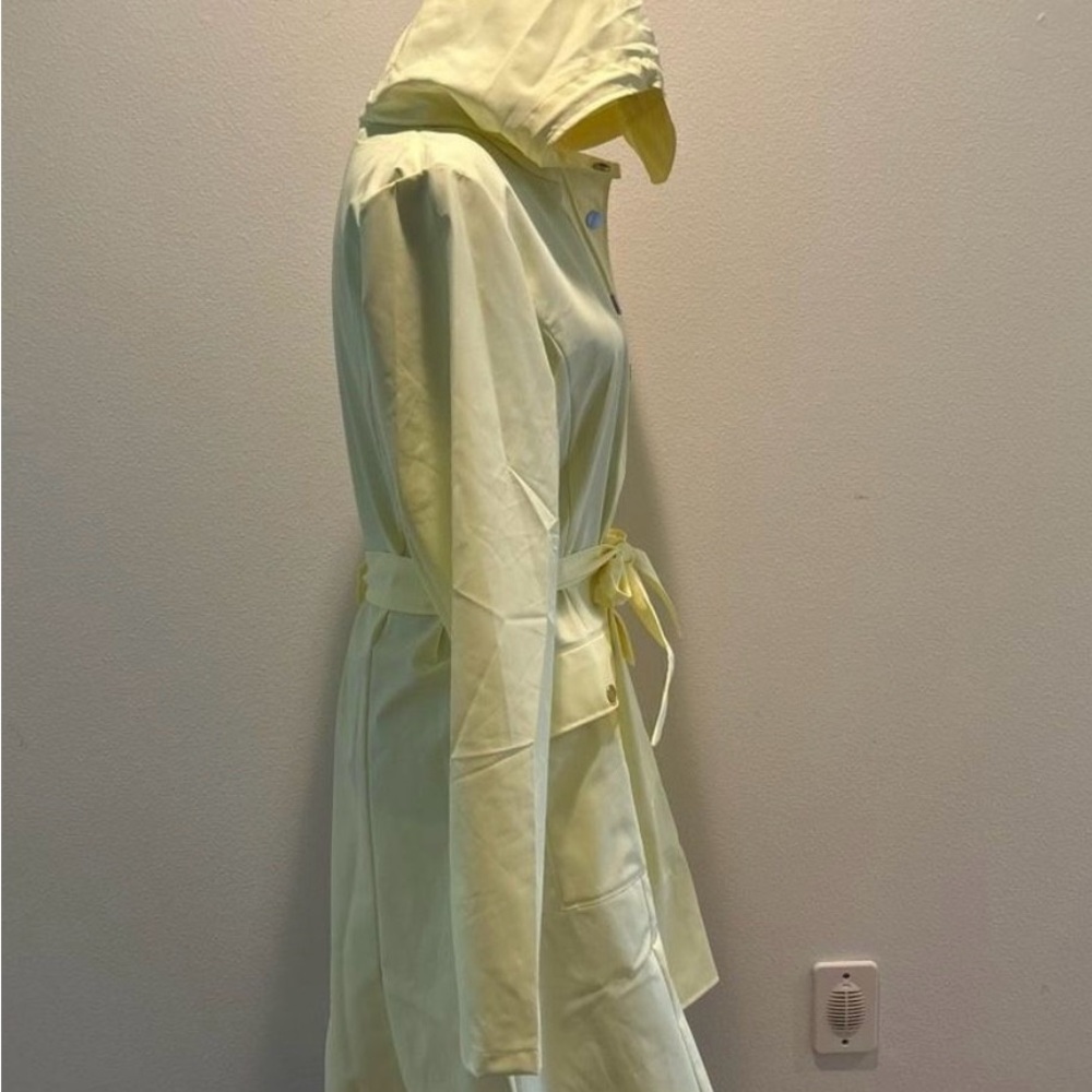 Rains Curve W Jacket in Straw Size: Medium NWT - Picture 8 of 10